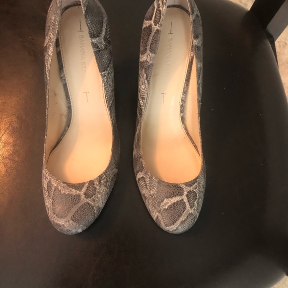 Banana Republic snake print wedges - Picture 2 of 4